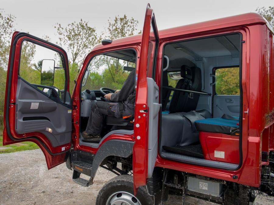  Mitsubishi Fuso Canter Double Cab 4x4 2011 года  (фото 3 из 4)